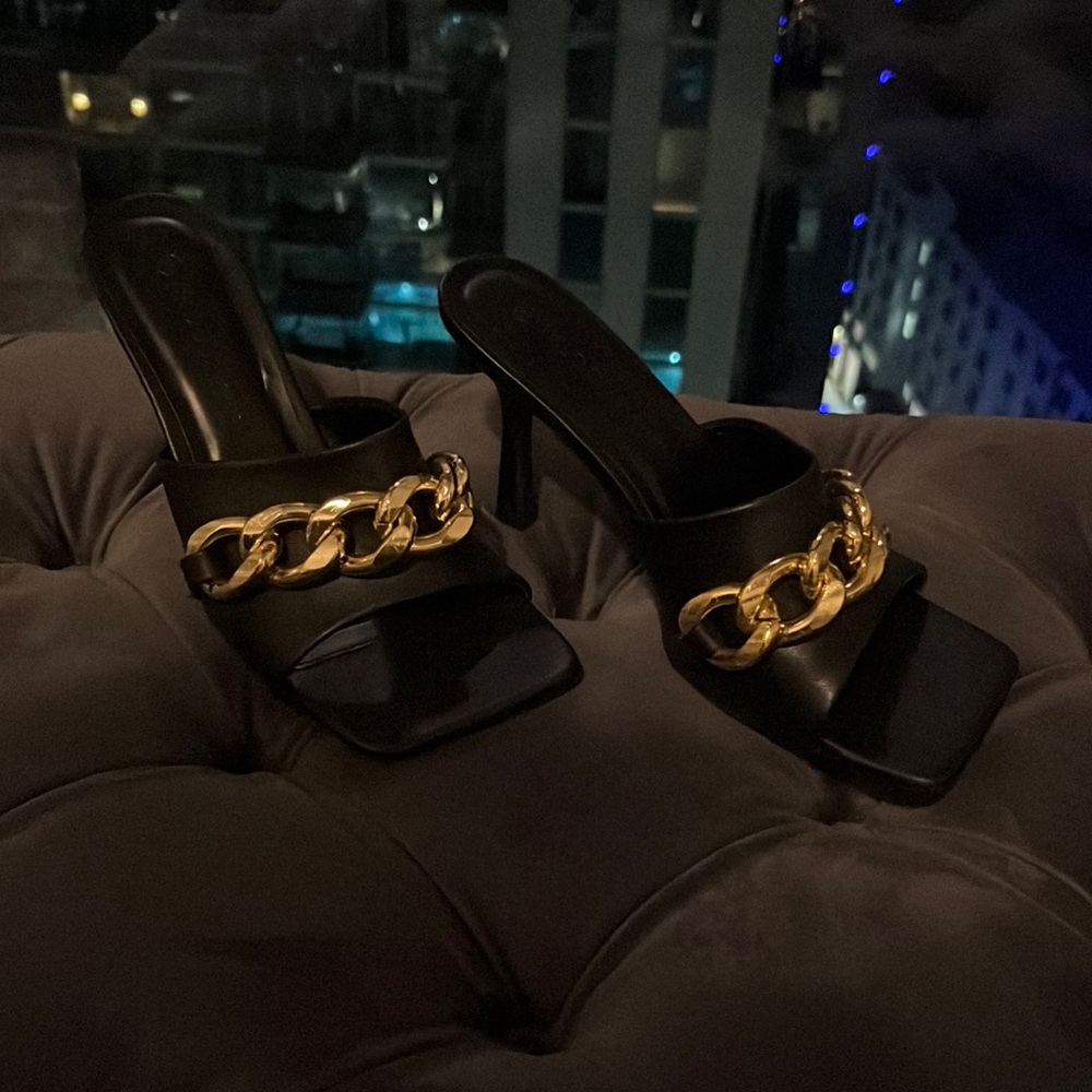 signature dress sandals